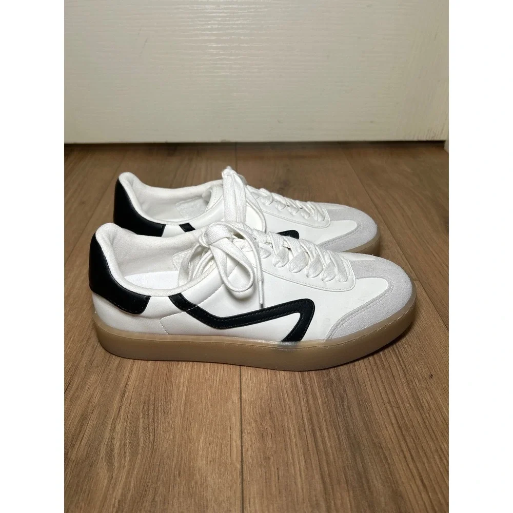 Steve‎ Madden White Black Retro Low Top Sneakers Women's Size 6.5 Gum Sole